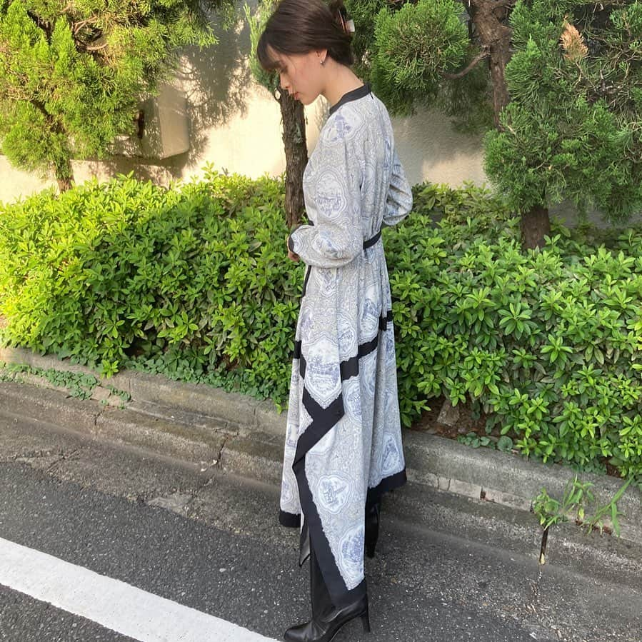 坂田梨香子さんのインスタグラム写真 - (坂田梨香子Instagram)「すこしずつ秋仕様🍂  #りかこーで#秋服コーデ#私服#ワンピース#ロングブーツ#高身長コーデ#amerivintage#ootd#fashion」10月8日 20時45分 - rikakosakata_official