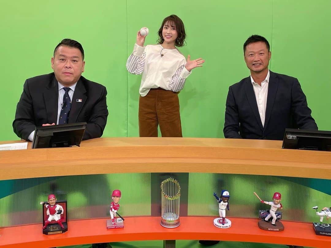 津田麻莉奈さんのインスタグラム写真 - (津田麻莉奈Instagram)「＼＼✨⚾️MLBイッキ見！⚾️ ✨／／  今夜22:00〜 J SPORTS(@jsports_yakyu ) 「MLBイッキ見！」  ゲストは#マック鈴木さん ✨ コメンテーターは#AKI猪瀬さん ✨ MC津田麻莉奈です！  イッキ見は毎週BS無料放送！👍  リモコンのBSボタン 　↓ J SPORTS 1 　↓ イッキ見！  ぜひご覧ください！ ▶️ https://www.jsports.co.jp/program_guide/01/17/91482_1251151/  J SPORTS公式YouTubeでは 放送後に延長戦もあります！ そちらもチェックして下さいね😆⚾️❤️  −−−−−−−−−−−−−−−−−−−−−−  #MLB  #JSPORTS #野球好き #メジャーリーグ #MLBイッキ見 #majorleaguebaseball  #postseason  #baseball  #まりなる #津田麻莉奈」10月8日 20時59分 - tsudamarinal