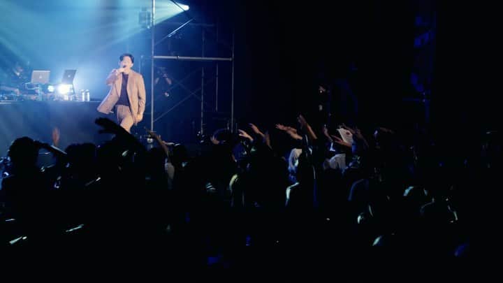 KEN THE 390のインスタグラム：「最高だった前回の3PREMIERから、 KEN THE 390のライブパートを10/9(Sat) 22:00～KEN  THE 390のYouTubeチャンネルにてプレミア公開します！  僕も参加するので、一緒に見ましょう📺  ではまた明日！  #3PREMIER」