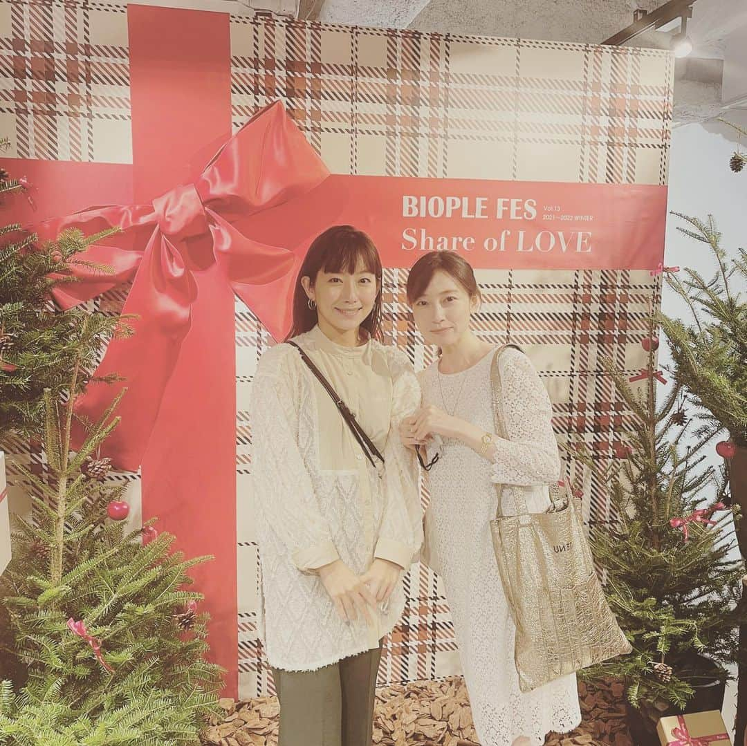 大村彩子さんのインスタグラム写真 - (大村彩子Instagram)「先日、小橋めぐみさん(@megumikok )とbioplefesへ♪ 腸を整える大事さを改めて。 この冬は腸を整えて、 温めて巡らせて、 Happyに過ごせたら良いな。  コスメも安心して使えて、 綺麗な色のものがたくさん出てきてすごいなぁ楽しいなぁ♡  #bioplefes  #腸活#巡り#学び #知るって楽しい」10月8日 21時47分 - ayako_omura