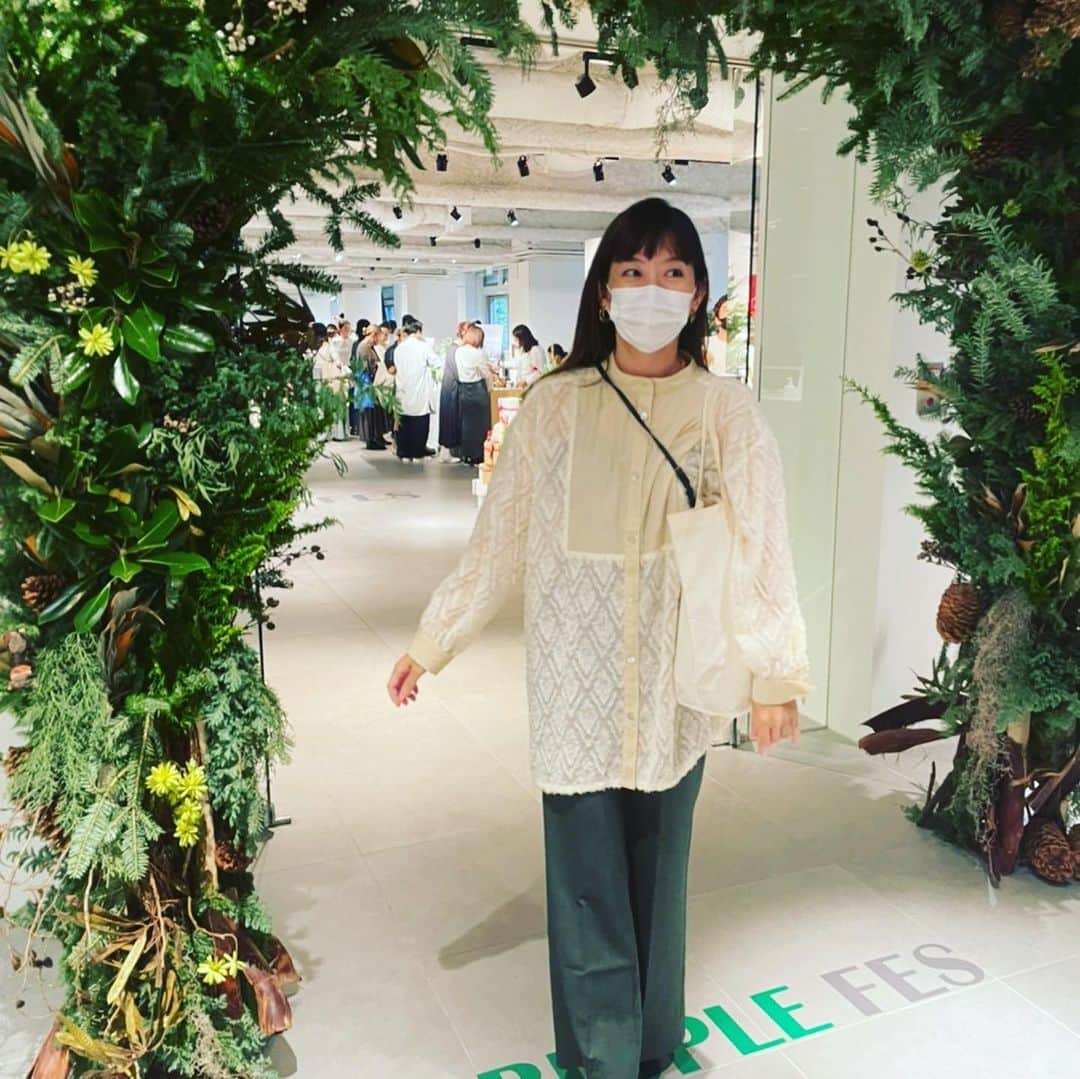 大村彩子さんのインスタグラム写真 - (大村彩子Instagram)「先日、小橋めぐみさん(@megumikok )とbioplefesへ♪ 腸を整える大事さを改めて。 この冬は腸を整えて、 温めて巡らせて、 Happyに過ごせたら良いな。  コスメも安心して使えて、 綺麗な色のものがたくさん出てきてすごいなぁ楽しいなぁ♡  #bioplefes  #腸活#巡り#学び #知るって楽しい」10月8日 21時47分 - ayako_omura