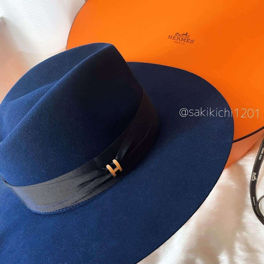 サキ吉さんのインスタグラム写真 - (サキ吉Instagram)「旦那のプレタ買いに行ったついでに 私の帽子👒 ポップHがついてるの🥺🧡 可愛い、、、🍊 ． #hermes  #hermeslover  #hermesaddict  #購入品 #備忘録 #エルメス好きな人と繋がりたい」10月8日 21時49分 - sakikichi1201