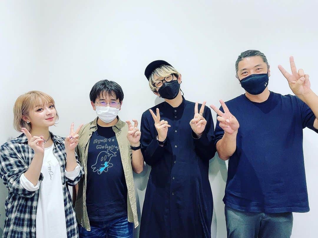 tokuのインスタグラム：「新譜取材ありがとうございます♪  ニューアルバム制作の背景などなど、たくさんお話しました。  #garnidelia #dualitycode」