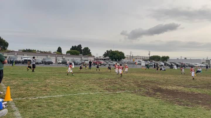 トニー・アゼベドのインスタグラム：「Cruz’s first touchdown last night with a sick assist from water polo teammate Matthew!!」