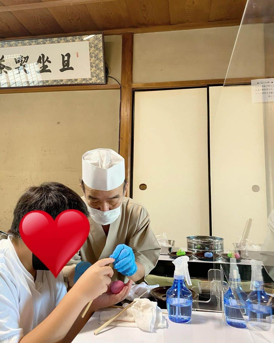 美香さんのインスタグラム写真 - (美香Instagram)「和菓子作り。 初体験！ 職人さんが丁寧に教えてくださって、息子もとても上手に作れました。 ありがとうございました！ もっと色々作ってみたいなぁ☺️」10月9日 14時41分 - mikaofficial99