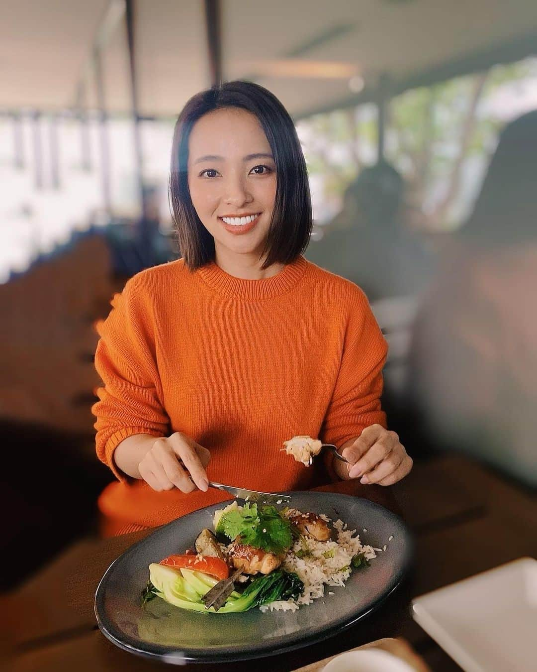 水崎綾女さんのインスタグラム写真 - (水崎綾女Instagram)「lunch time /IVY PLACE breakfastもおすすめ〜♡ 今の時期はテラスも気持ちいいよね！  Orange KNIT @milaowen_official   #アイビープレイス #ivyplace #ランチ #代官山 #daikanyama #🍴 #lunch #breakfast #朝食」10月9日 8時56分 - misakiayame