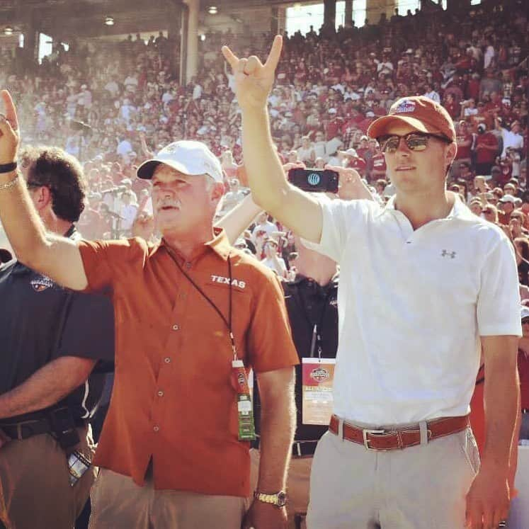 Jordan Spiethさんのインスタグラム写真 - (Jordan SpiethInstagram)「One of my favorite days - AT&T Red River Showdown tomorrow, kickoff is at 11a CT on ABC and LETS GO HORNS!!! #HookEm」10月9日 10時07分 - jordanspieth