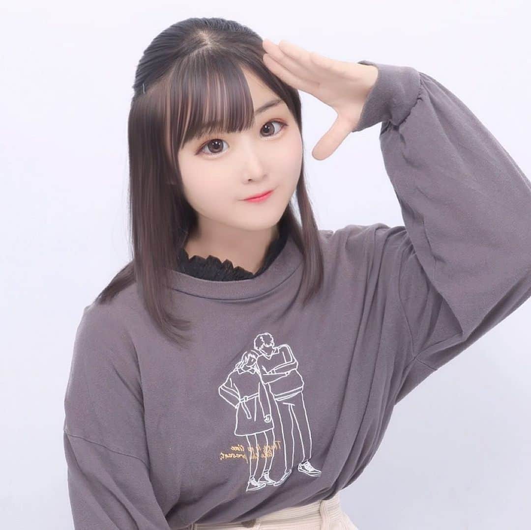 桃瀬ひよりのインスタグラム：「人生初ピンプリ行ってきたよ📸💖 ・ ・ めちゃくちゃ勇気出した…✊   #プリント倶楽部 #プリクラ  #ピンプリ  #きゅーななぱーせんと  #jcブランド  #jc3 #06  #名古屋 #大須 #アイドル #あいどる #OS☆K #おーえすけー #桃瀬ひより #ひよりん  #followｍe  #like4like  #likes」