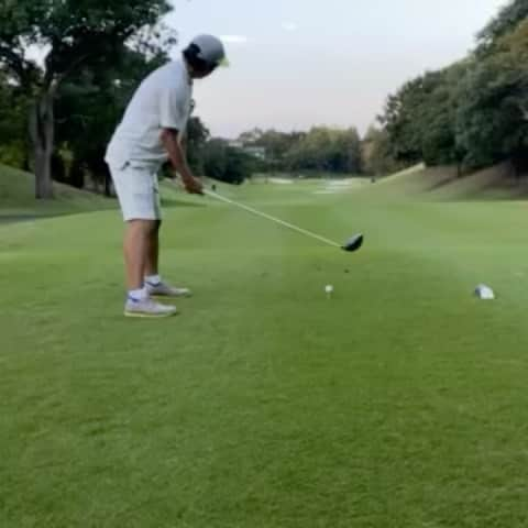 田中順平のインスタグラム：「1W スローモーション🤣 . . #pin410 #ツアーadtp6x #golf #ドライバーショット #1w #ゴルフ #ゴルフスイング #ゴルフスイング動画」