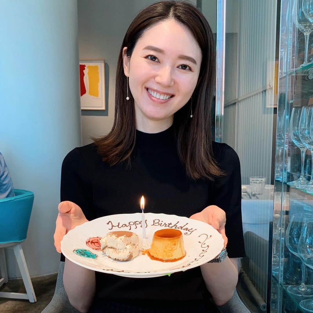 橋本まゆのインスタグラム：「いつ会っても美しいしおりちゃんと数ヶ月ぶりにランチをした際にお誕生日のお祝いをしてくれました🥰 お祝いはいらないからね。って言っていたのに〜 ありがとう💗嬉しかったよぉ🥺✨  #lunch」