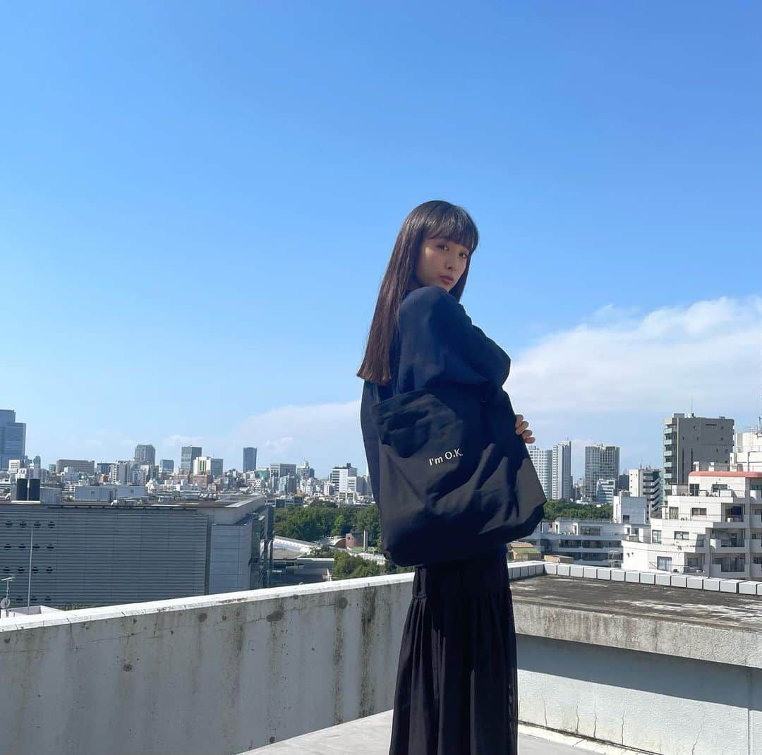 大友花恋さんのインスタグラム写真 - (大友花恋Instagram)「インスタライブ、ありがとうございました！（アーカイブ、タグ付け先に残ってます！） そして、沢山のお祝いの言葉ありがとうございます🥂 本日22歳になりました。 今日を迎えるまでに関わってくださった全ての皆さんに感謝して、健やかな年にしようと思います☺️ 今日発売のオリジナルグッズもチェックしてみてくださ~い💐」10月9日 17時09分 - karen_otomo