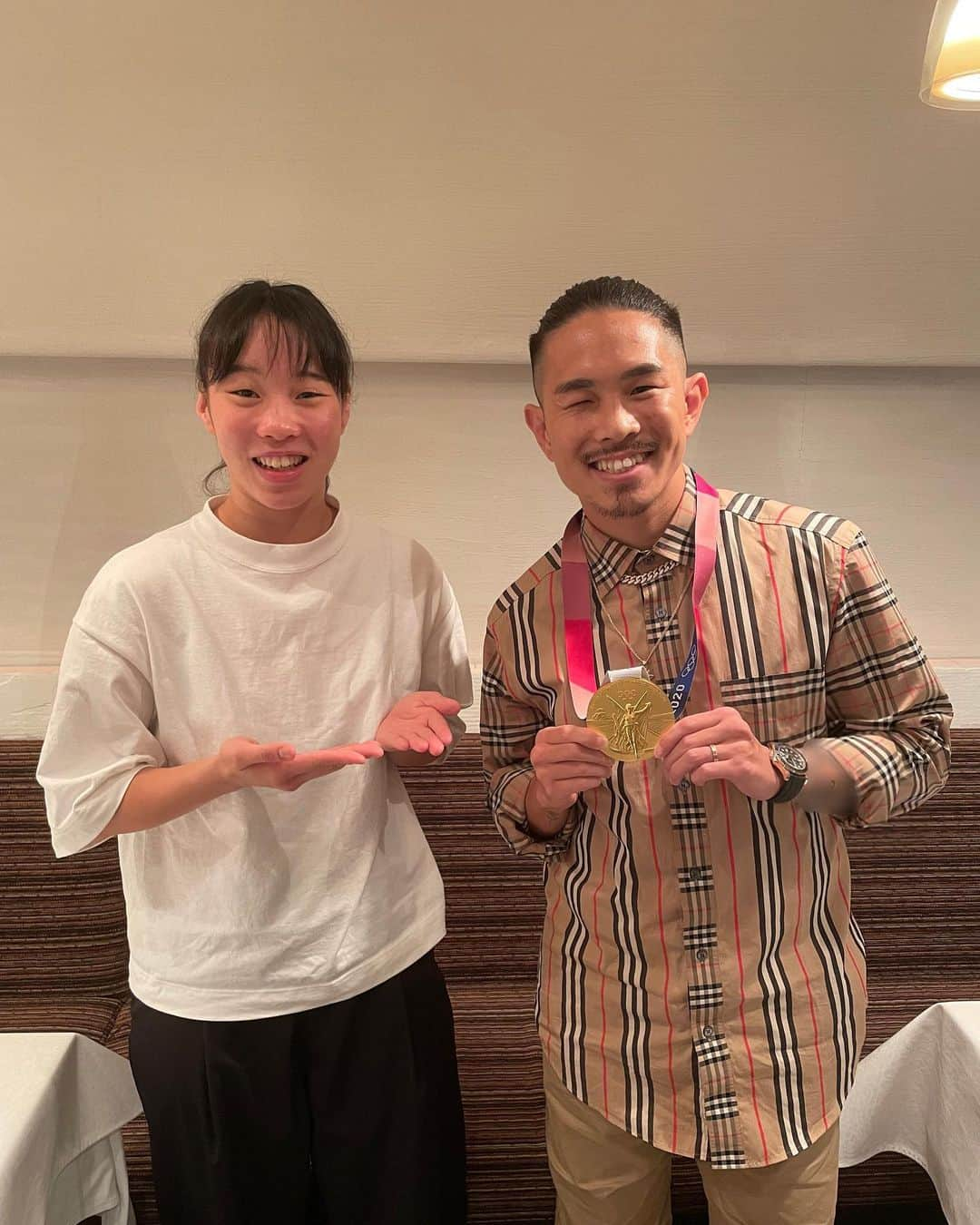 井岡一翔さんのインスタグラム写真 - (井岡一翔Instagram)「- - 2020 東京五輪 女子ボクシング フェザー級 金メダリスト 🏅入江聖奈 選手🏅 - 貴重な体験をさせて頂き、 ありがとうございました😌🙏！！ - #井岡一翔 #入江聖奈 #boxing」10月9日 17時23分 - kazuto_ioka_official