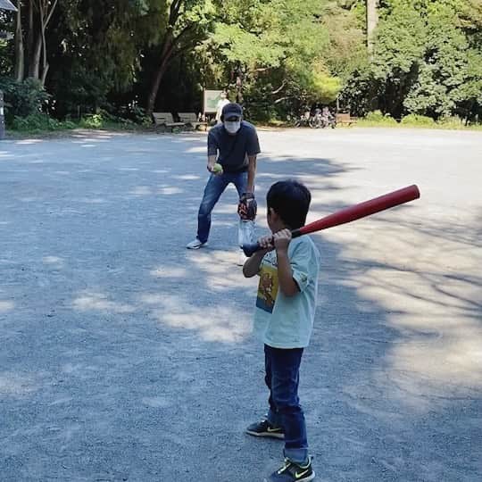 結花子のインスタグラム：「いつかの日曜日⚾️  #親バカ投稿　 #将来　#野球選手 #めざせ　#大谷翔平 #4歳　#息子」