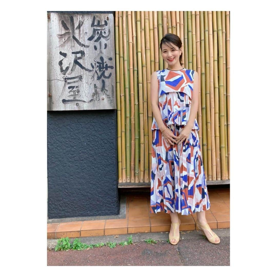 秋元玲奈さんのインスタグラム写真 - (秋元玲奈Instagram)「BS朝日で毎週水曜夜10時30分からから放送の #美女と焼肉  に出演致します🥩 大好きな焼肉を焼肉コンシェルジュの#小寺慶子 さんに色々と教えていただきながら、食す。 最高の時間でした🥰 来週水曜日、よろしければご覧ください^_^  衣装#floml  アクセサリー#jouete #焼肉大好き #肉好き女子  #米沢屋」10月9日 18時58分 - rena_akimoto