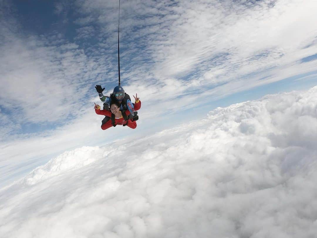 山賀琴子さんのインスタグラム写真 - (山賀琴子Instagram)「死ぬまでにやりたいことリストの一つ！  スカイダイビング飛んできた！ 3800mからのダイブは最高に楽しかった！！！」10月9日 19時01分 - kotokoyamaga