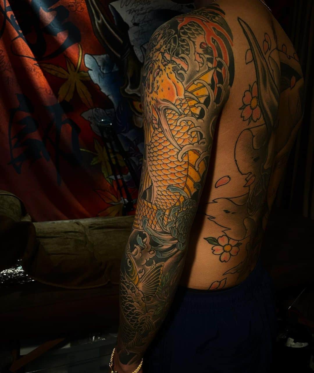 彫師美漸さんのインスタグラム写真 - (彫師美漸Instagram)「龍/龍魚/鯉 ・ ・ #美漸龍 #美漸龍魚 #美漸鯉 #美漸和彫り　#刺青 #彫師 #美漸 #彫師美漸 #海老名 #中目黒 #タトゥー #東京タトゥー #tokyo #tattoo #art #fashion #bizenart #bizen #문신　#Bizentattoo  #tattooer #tattooist #tattooartist #tattooart #tattooshop #japanesetattoo」10月9日 19時03分 - bizentattoo
