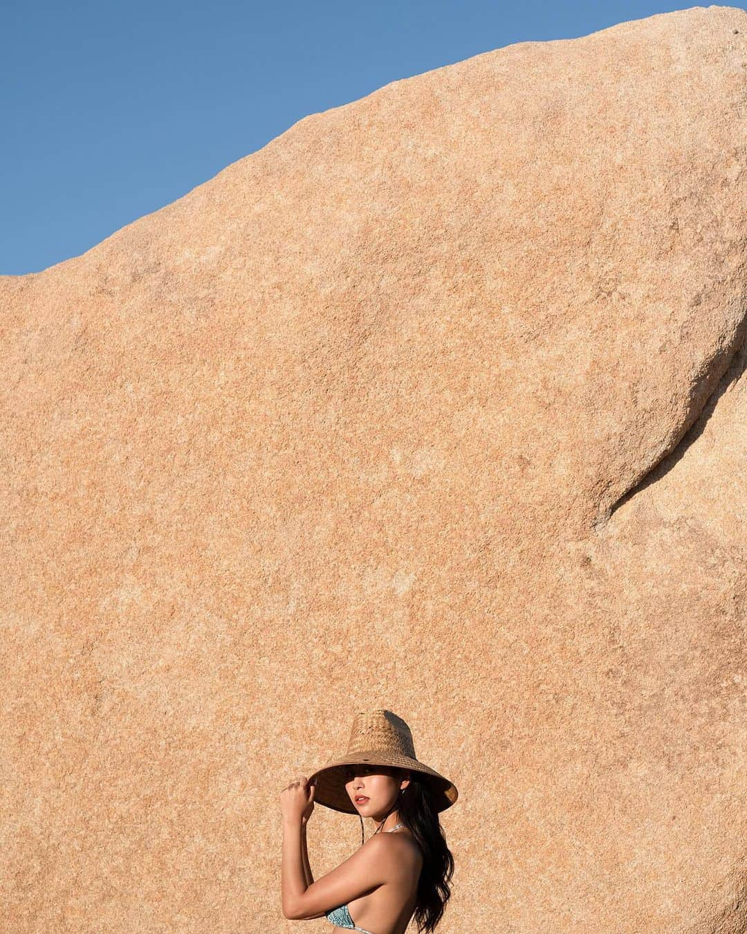 十枝梨菜さんのインスタグラム写真 - (十枝梨菜Instagram)「RINA TOEDA x joshua tree photo by @stephenvanasco  also new post on OF link in bio   #joshuatree#california#cali#californiastyle#calilife#model#photography#photographer#nature#naturephotography#art#bikini#asian#asianmodel#japanese#of#onlyfans#rinatoeda#十枝梨菜」10月9日 20時08分 - rinatoeda0611