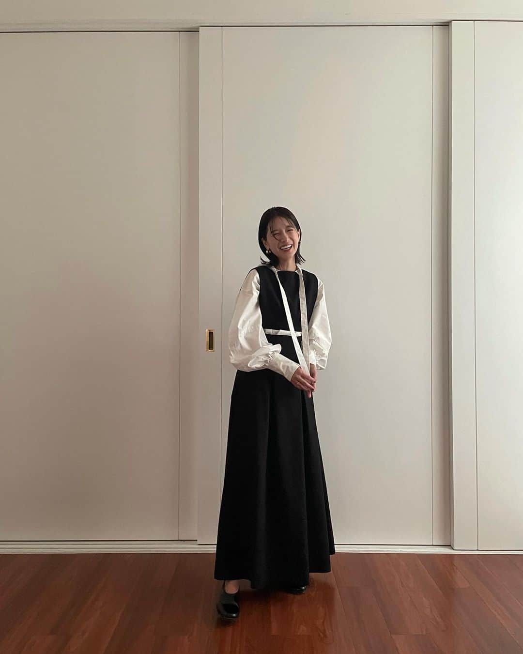松本恵奈さんのインスタグラム写真 - (松本恵奈Instagram)「こんばんは◎来週、金曜日発売の3WAY SEPARATE ONE PIECE⚪️このワンピース、めちゃ可愛くてお気に入りな一枚です♡ワンピースとして着ても、もちろん可愛いのですが、ベストとスカートも全て取り外して単品としても使えるのでかなりお得なワンピースなんです❤️enachannelのLOOK BOOKでも紹介しているのでまたストーリーにタグ付けしておきます⚪️ 是非、checkしてみてね！ #clane #新作 #お気に入り #もーすぐ発売」10月9日 20時22分 - ena1123