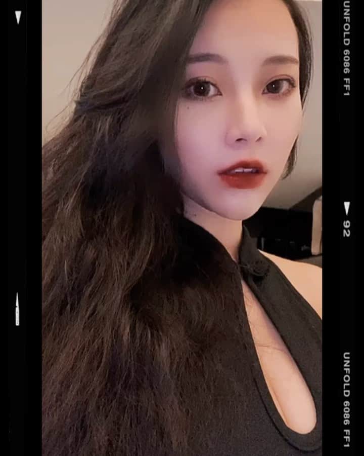 張香香のインスタグラム：「🏮🏮🏮  在連假打疫苗 我得乖乖在家廢幾天了🥺」