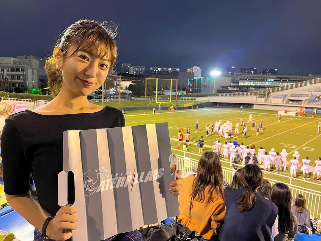 のインスタグラム：「🏈 . 友達の応援に📣 試合ももちろん楽しんだけど チアようやく見に行けて良かった〜💓 . 親友の踊ってるところ見ると 元気がもらえます😊 MCしてたのが個人的ツボで最高でした笑 . #アメフト #アメリカンフットボール #電通 #キャタピラーズ #キャタピレッツ #caterpillars #cheer #xリーグ」