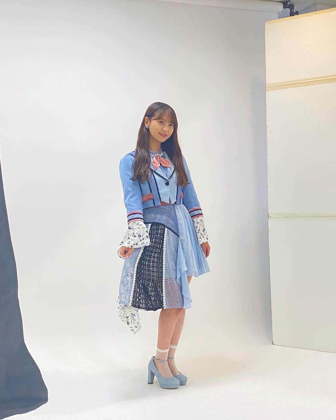 本郷柚巴のインスタグラム：「新しい衣装💕  NMB11周年迎えました☺️ 皆さんたくさんのお祝いありがとうございます！✨  これからも応援よろしくお願いします😌  #宣材写真 #新衣装」