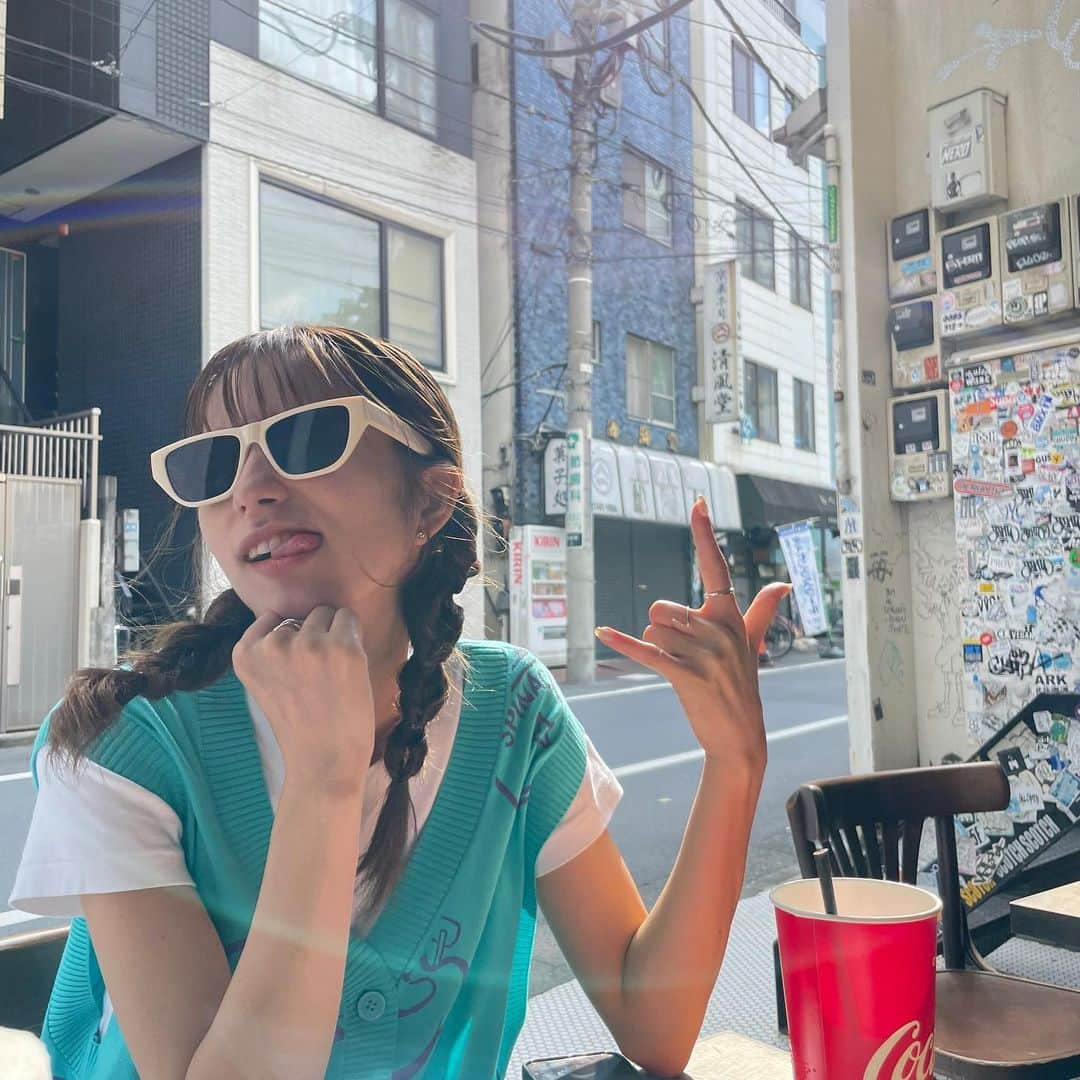 前田ゆうのインスタグラム：「やっほい＼(^o^)／ きょうもきょうとてよき一日でございました^ ^ しかし明日のライブがたのしみでたまりません😁 みんなもよき週末をおすごしください😄」