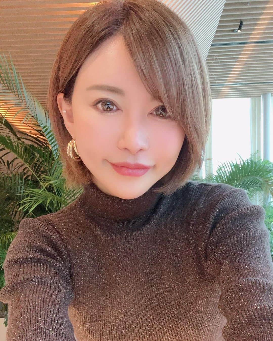 里美ゆりあのインスタグラム：「日曜日もお疲れ様✨😊  . . . . .  #emiriawiz  #里美ゆりあ #sunday  #yuriasatomi」