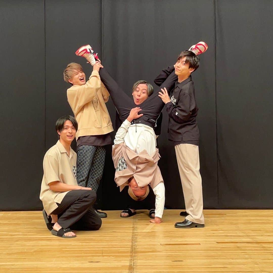 大野雄大のインスタグラム：「東京八王子公演、ありがとうございました☺️❗️❗️  今日はクリスマスイベントや ファンクラブa-i限定楽曲 （アイヲシル） の発表もさせていただけてよかったです😊  続いては岡山、兵庫公演！！！  残すところ後わずかですが、悔いの残らないように最後まで皆さんと一緒に楽しみたいと思います！！☺️」