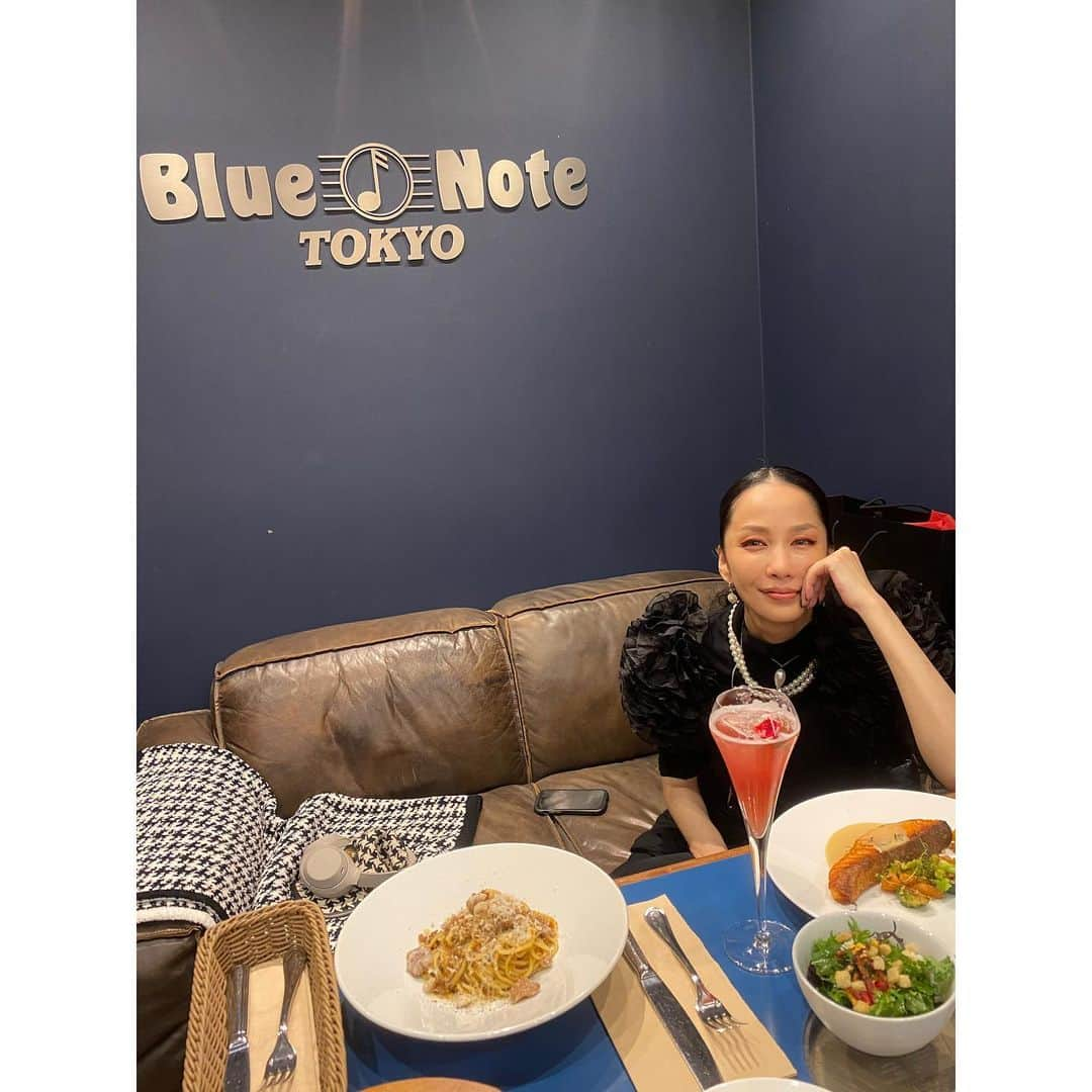 中島美嘉さんのインスタグラム写真 - (中島美嘉Instagram)「. 今日も ありがとう ございました！  @bluenotetokyo #MIKANAKASHIMALIVEatBlueNoteTOKYO」11月7日 20時46分 - mikanakashima_official