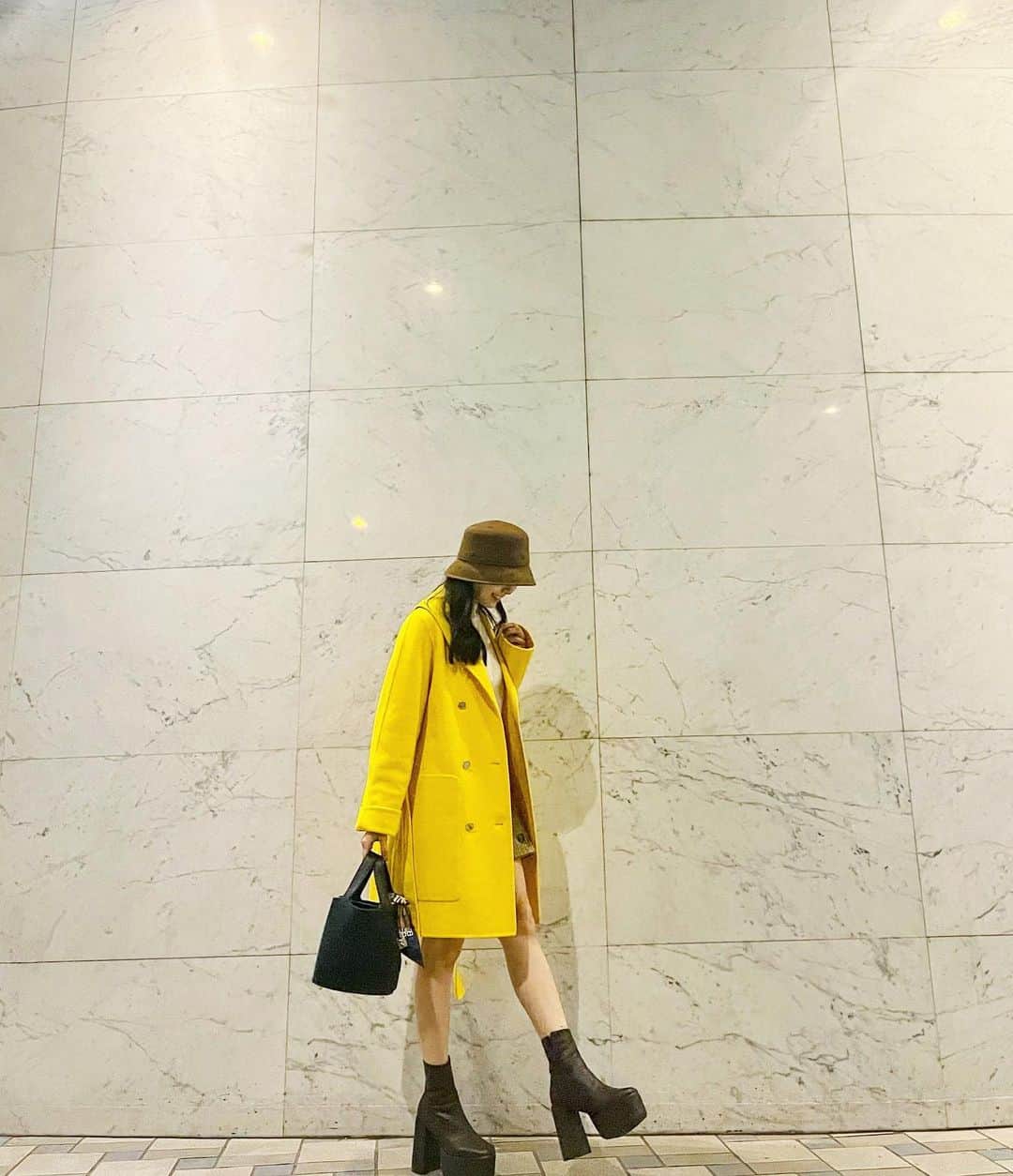 渡辺美優紀さんのインスタグラム写真 - (渡辺美優紀Instagram)「黄色いコート🟡🧥 .」11月7日 21時22分 - miyukichan919
