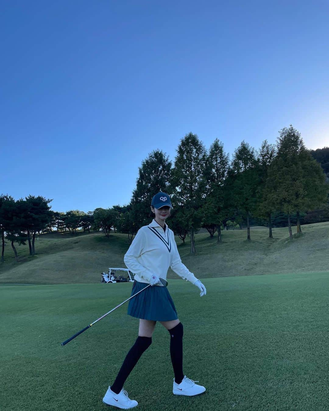 コ・ジュニさんのインスタグラム写真 - (コ・ジュニInstagram)「또 요즘 🏌🏻‍♀️ 🐥🦋🐥🦋 그리고 항상 함께하는 수지 🤱🏻 @2___susie (사진찍을때만 마스크 뺐어요 ❣️)」11月7日 21時42分 - gojoonhee