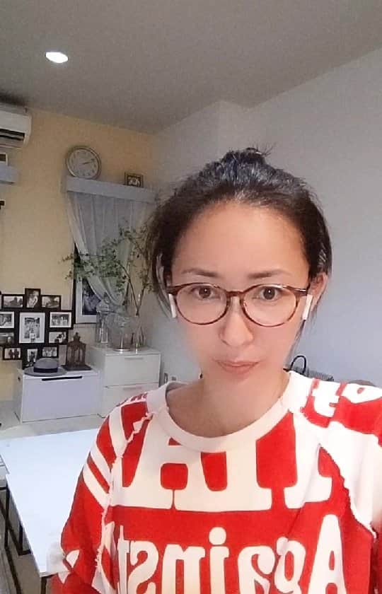 真山景子のインスタグラム：「すご～い時代になったねと言う気持ちを共有したくってw笑」
