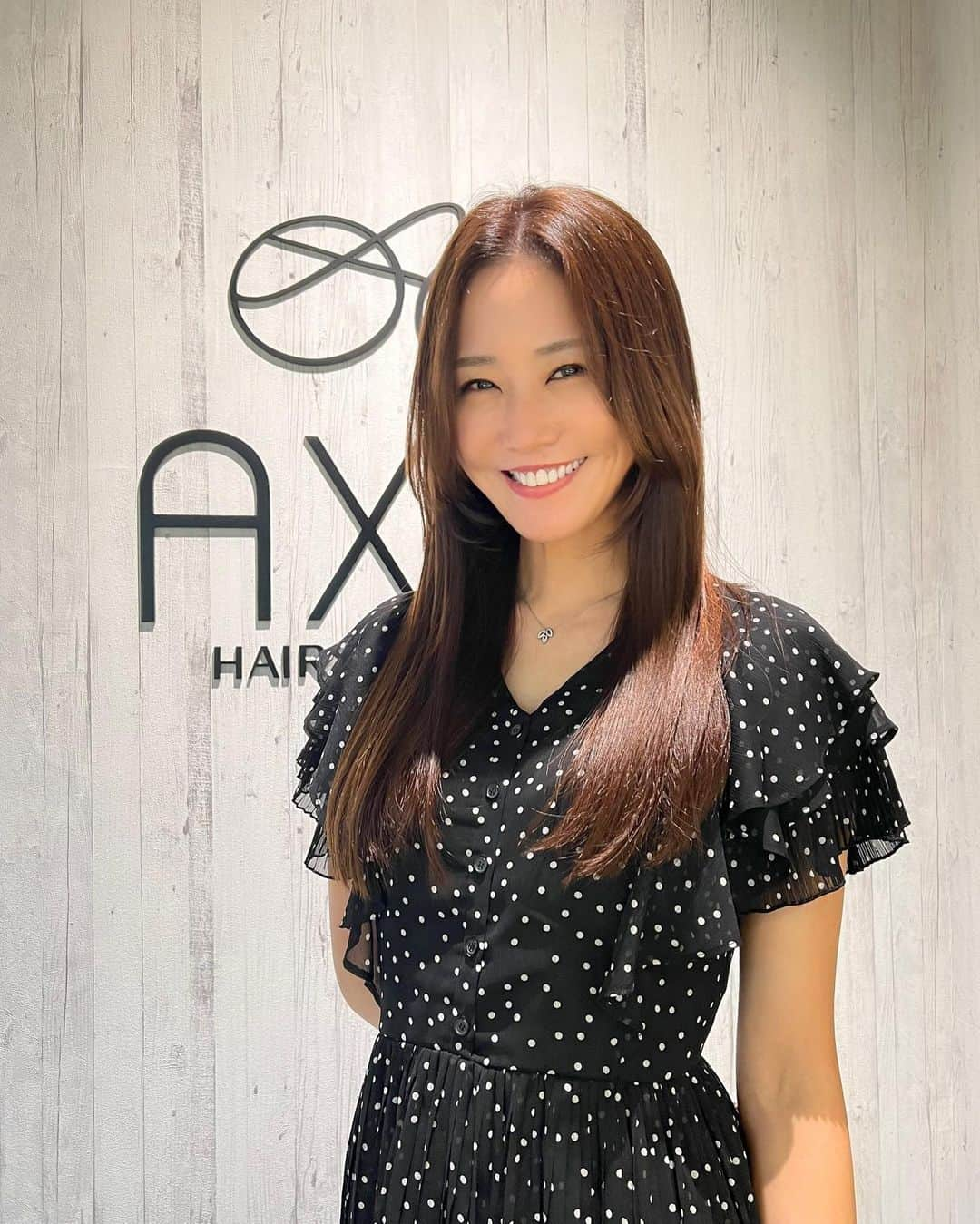 佐野真彩さんのインスタグラム写真 - (佐野真彩Instagram)「こんばんは。 #AXY でヘアメンテ✂︎  最近はヨシンモリがしたくてサイドの髪を短めに作ってもらっています🌷　@nishimura.takuya さんにお願いしています☺️ 私の伝わりづらいオーダーを、髪質に合った提案で答えてくださいます🙇‍♀️✨ヨシンモリ希望の方、ぜひ！！  髪色も明るくしたので、1週間後にどんな感じになるのか楽しみです。  最近の韓流ドラマ事情ですが、　#彼女はキレイだった　が終了し #青春の記録　を観ながら青春中です📺  来週は移動が多い1週間🛩🌬 週末はwedsさんのトークショーにも出演します。コロナでお会い出来るイベントがなかったので久しぶりですね。楽しみにしています💕  one-piece▶︎ @mystrada_official   #アクシー新宿　#axy新宿 #新宿美容室　#新宿美容室オススメ #ヨシンモリスタイル #韓国ヘア　#マイストラーダ　#マイストラーダコーデ #週末の過ごし方 #アクシー銀座　#韓流ヘア #韓流ドラマ大好き」11月7日 22時19分 - sano.maya