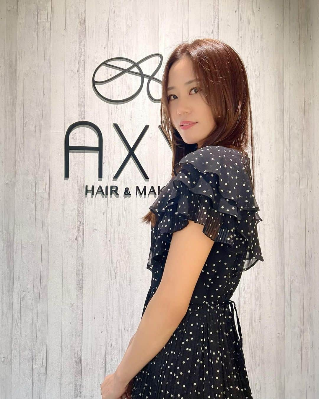 佐野真彩さんのインスタグラム写真 - (佐野真彩Instagram)「こんばんは。 #AXY でヘアメンテ✂︎  最近はヨシンモリがしたくてサイドの髪を短めに作ってもらっています🌷　@nishimura.takuya さんにお願いしています☺️ 私の伝わりづらいオーダーを、髪質に合った提案で答えてくださいます🙇‍♀️✨ヨシンモリ希望の方、ぜひ！！  髪色も明るくしたので、1週間後にどんな感じになるのか楽しみです。  最近の韓流ドラマ事情ですが、　#彼女はキレイだった　が終了し #青春の記録　を観ながら青春中です📺  来週は移動が多い1週間🛩🌬 週末はwedsさんのトークショーにも出演します。コロナでお会い出来るイベントがなかったので久しぶりですね。楽しみにしています💕  one-piece▶︎ @mystrada_official   #アクシー新宿　#axy新宿 #新宿美容室　#新宿美容室オススメ #ヨシンモリスタイル #韓国ヘア　#マイストラーダ　#マイストラーダコーデ #週末の過ごし方 #アクシー銀座　#韓流ヘア #韓流ドラマ大好き」11月7日 22時19分 - sano.maya