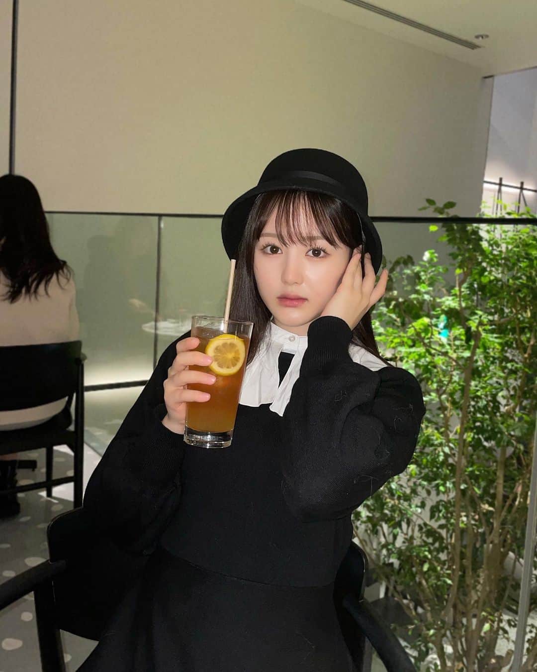 伊藤小春のインスタグラム：「19歳になりました🎂❤️ ⁡ たくさんの方からメッセージをいただき 感激してます！！嬉しいです😢 ⁡ ⁡ ラスト10代、思いっきり楽しみたいです♡ ⁡ ⁡ ⁡ ⁡ 今年の誕生日は親友とおしゃれカフェに行ったり 美味しいごはんを食べに行ったりしました サプライズもしてもらって幸せ者です💞」
