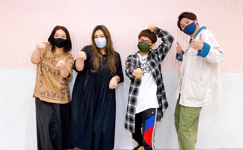 のインスタグラム：「11月14日(日) どこいこ出させて頂きますー！ バイクさんのお連れさんで呼んでもらいました！ 前回は守谷日和さん、今回はバイクさん、26期さんのピン芸人にハマってるー！！笑 友達兄さん、ありがとうございます！！ 皆さま、是非ご覧ください！！ レツゴーーー！！！  #やすとものどこいこ⁉︎ #テレビ大阪 #海原やすよともこ さん #バイク川崎バイク さん #BKB #トット」