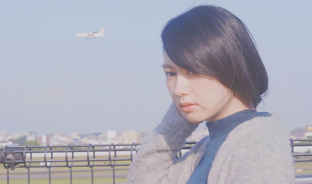 宮澤じゅりのインスタグラム：「.・.°○.・＊・°.・ . . ショートボブ風ヘアアレンジで伊丹空港に行ってきました♡ . . 髪を切ったように見えて簡単にイメチェンできるので結構お気に入りのヘアアレンジです♬ . . .☆.☆.☆.☆.☆.☆.☆.☆. . YouTube Video Portrait 13 Osaka International Airport (Itami Airport) . .☆.☆.☆.☆.☆.☆.☆.☆. . . .・.°○.・＊・°.・」