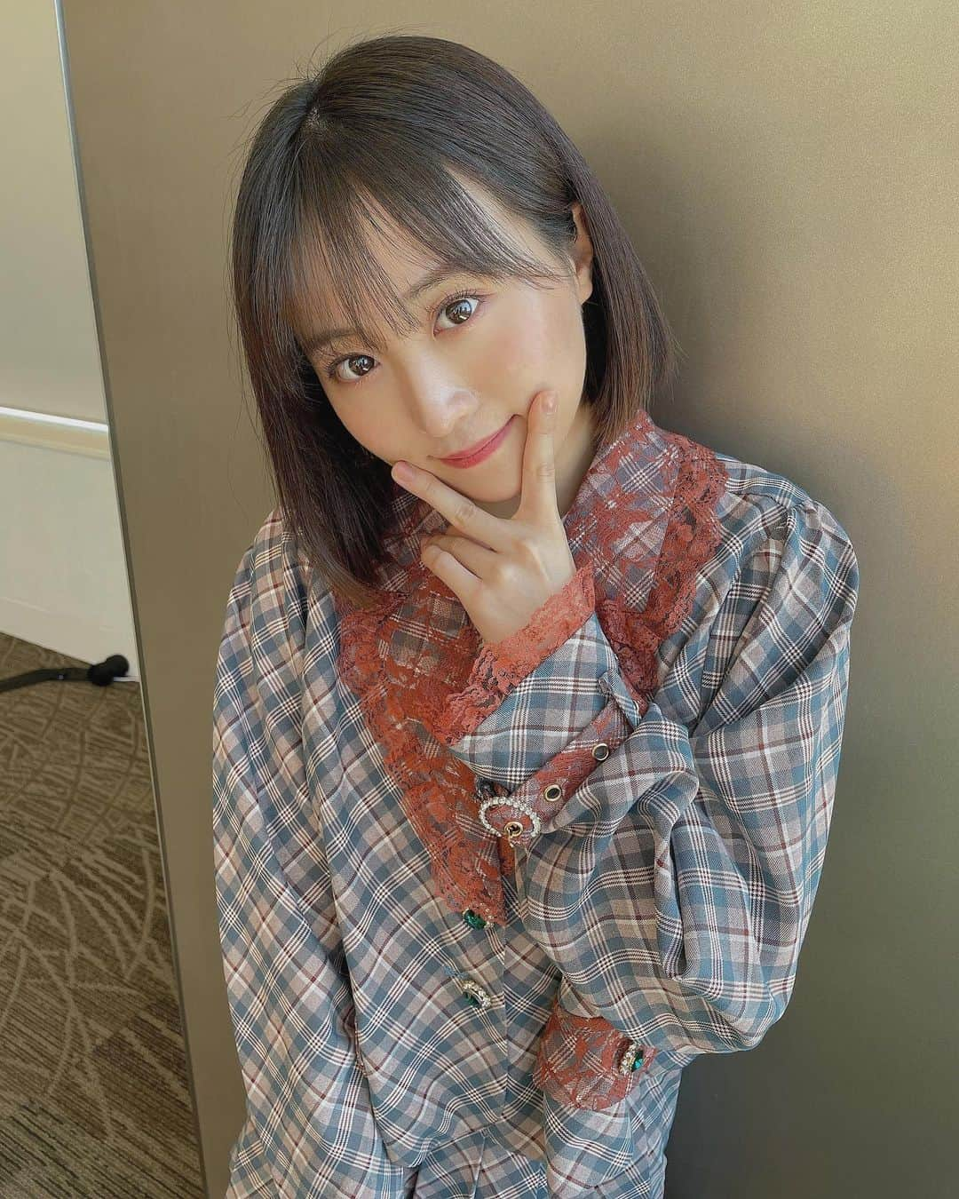 坂口渚沙さんのインスタグラム写真 - (坂口渚沙Instagram)「オンラインお話し会 ありがとうございました😊  グラビアの感想を たくさん聞けて嬉しかった✨  今日は、セットアップ着てたよ🦢 色合いが秋らしくて可愛い  #AKB48 #オンラインお話し会 #低身長コーデ  #スワンキス #swankiss  #ootd #149cm」11月3日 20時51分 - nagisa_sakaguchi