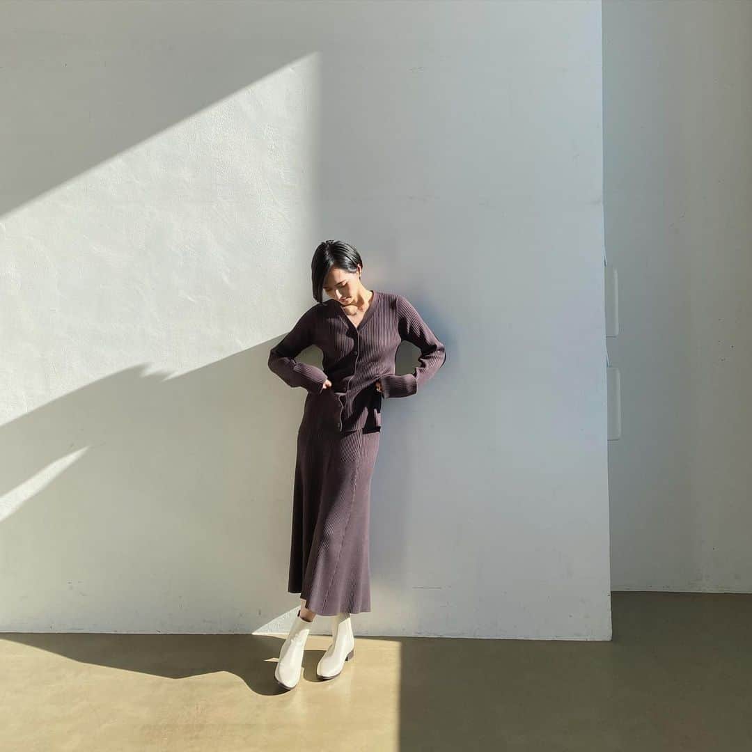 山賀琴子さんのインスタグラム写真 - (山賀琴子Instagram)「先日の撮影の。  今年の秋冬はスカートも履きたいな🙋🏻‍♀️」11月3日 21時07分 - kotokoyamaga