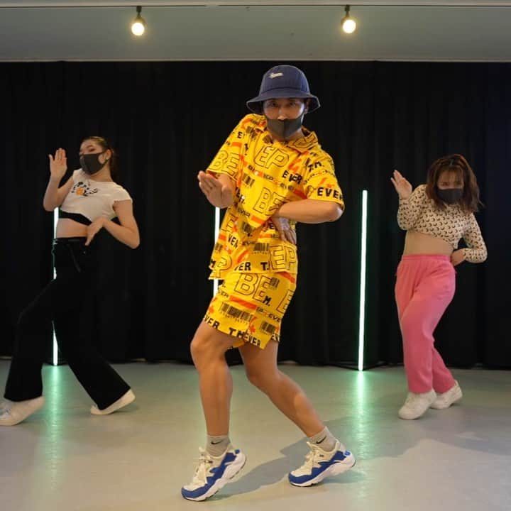 avecooのインスタグラム：「@avecoodancestudio   ♪Dancer♪ @rinda_papiichan_ @avecoo @_misaki285   ♪music♪ @itzy.all.in.us #swipe   #avecoo #jazzfunk #choreographer #dance #itzy #kpop #japan #supreme #tokyo」