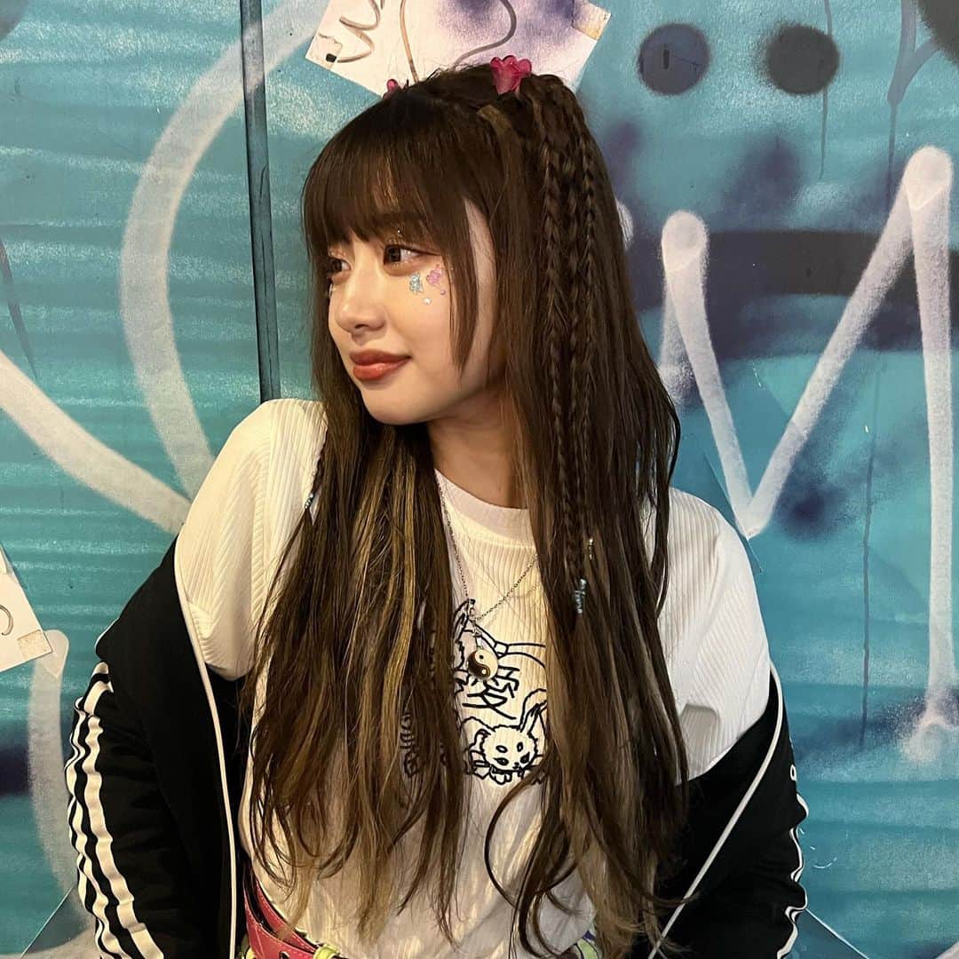 新塘真理さんのインスタグラム写真 - (新塘真理Instagram)「🐈‍⬛🎶❔」11月3日 22時02分 - mari0121_