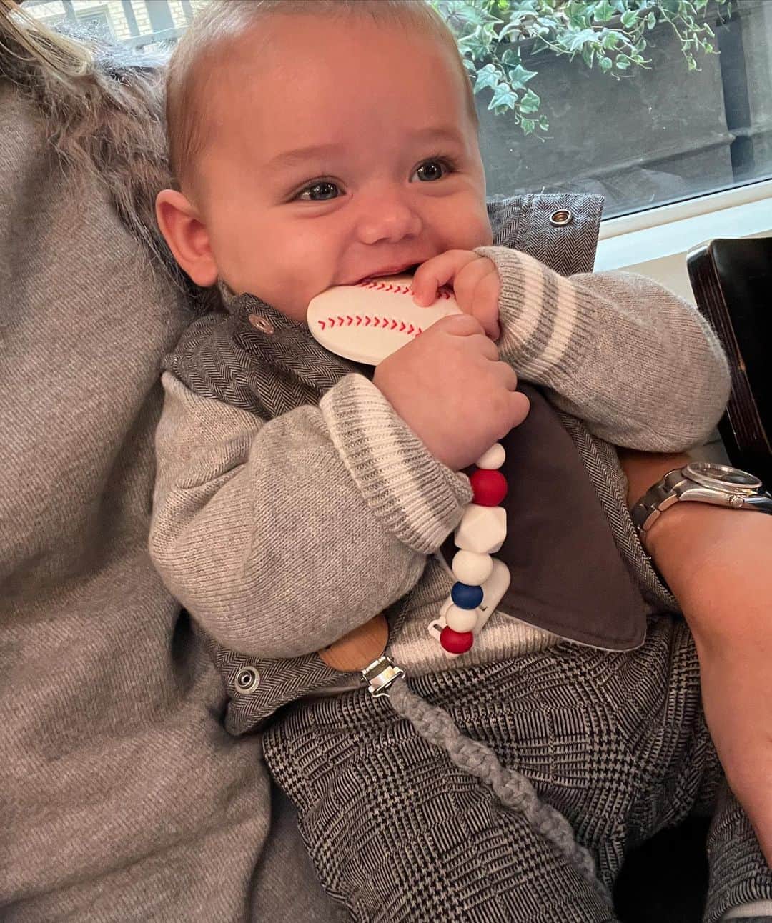 ステファニア・フェルナンデスのインスタグラム：「Pica pica mi encías ⚾️💙😍」