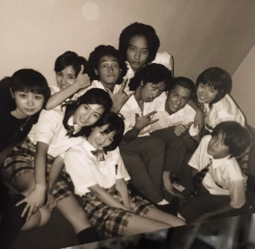希良梨のインスタグラム：「青春時代の写真みーつけた！❤︎ 若ーいww ゆーたからもらったその❶  #gto #窪塚洋介 #山崎裕太 #池内博之  #小栗旬 #希良梨 #青春 #絆」