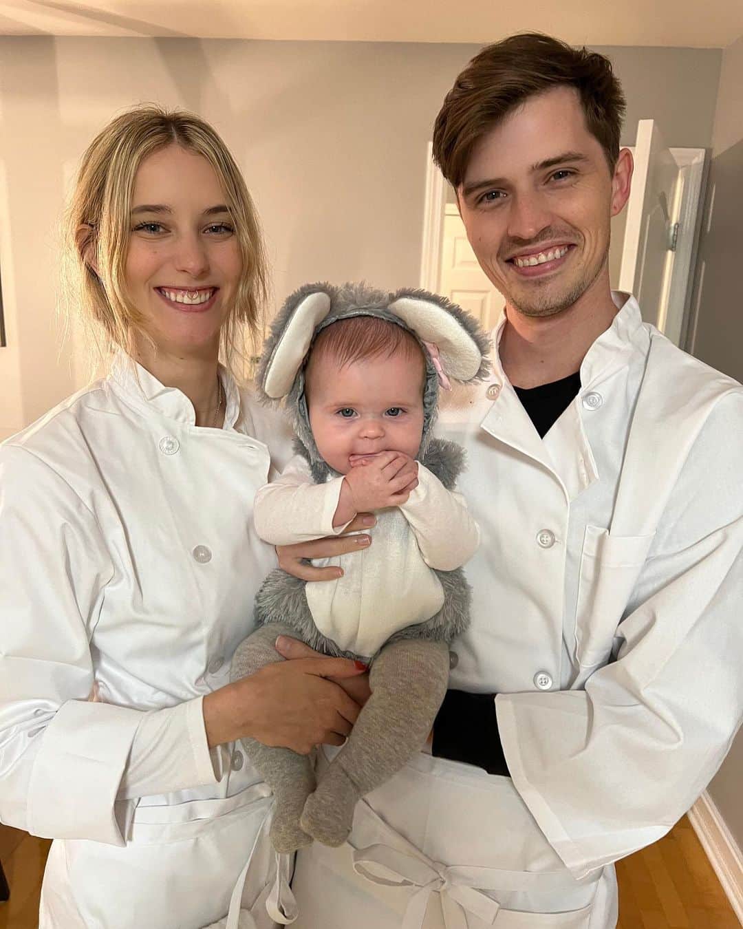 Breonne Rittingerさんのインスタグラム写真 - (Breonne RittingerInstagram)「Late Halloween post because you know, sleep regression. But she’s too cute not to share. #ratatouille #halloween #remy #familycostumes #firsthalloween」11月3日 23時34分 - breonnecowan
