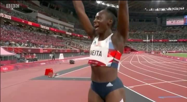 ダリル・ニータのインスタグラム：「“I’m in the FINAL, ahhhhhh!!!!” one of my favourite moments this year 😌🥰🤩✨   10.9993 in my semi to make the 100m Olympic Final. #vibeeeeee」
