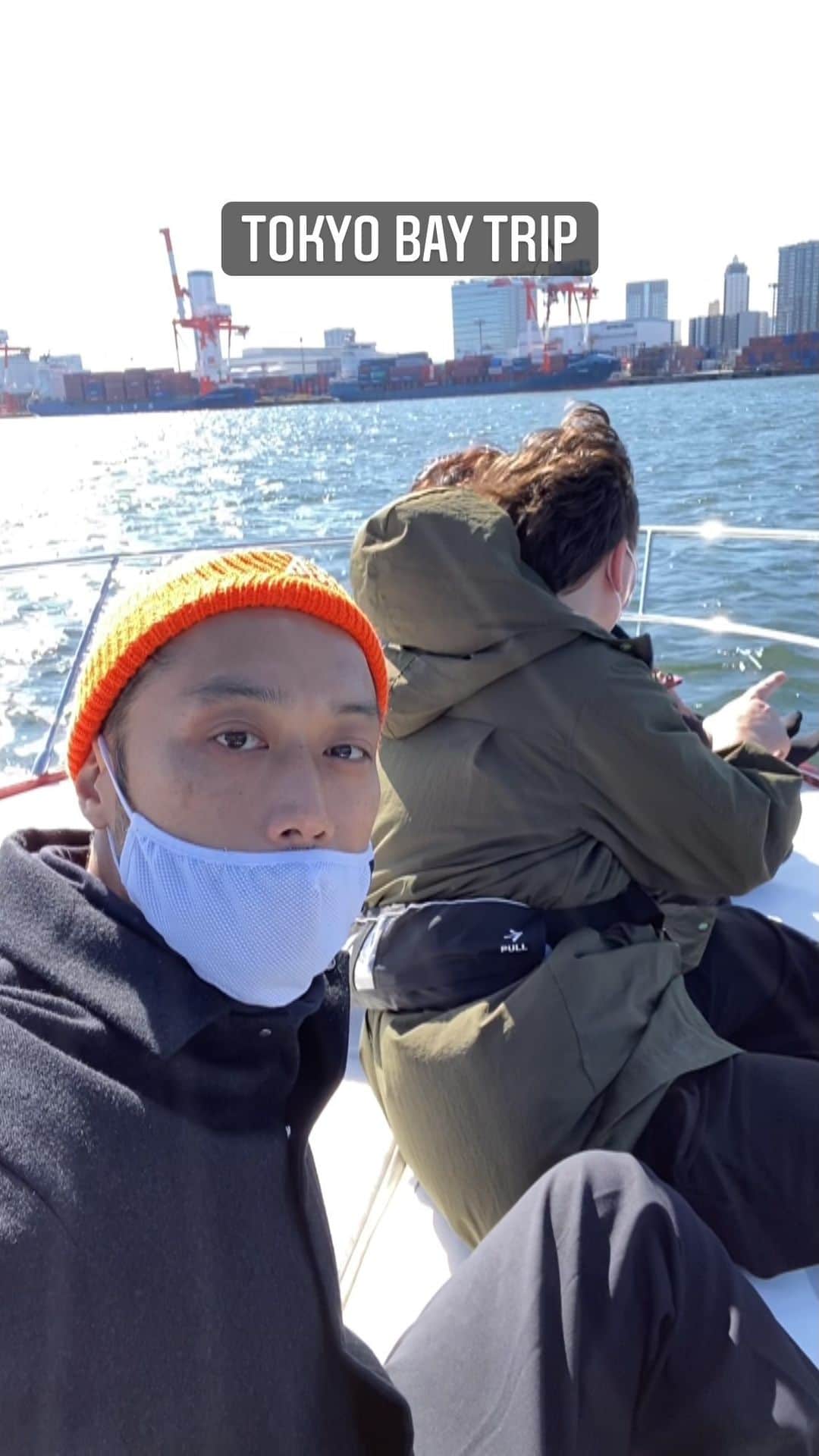 内田朝陽のインスタグラム：「🌊Cruising TOKYO bay🌊  #東京湾 #海 #🌊 #小旅行 #風  #秋 #ヤンマー #yanmar  #クルーザー  #cruiser  #smalltrip」