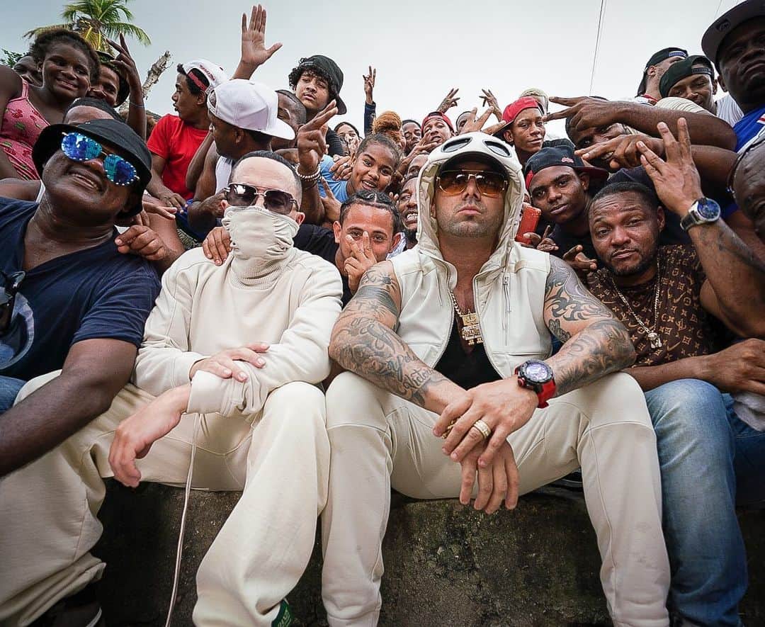 ヤンデルのインスタグラム：「#LastMission @wisin @wisinyyandel」