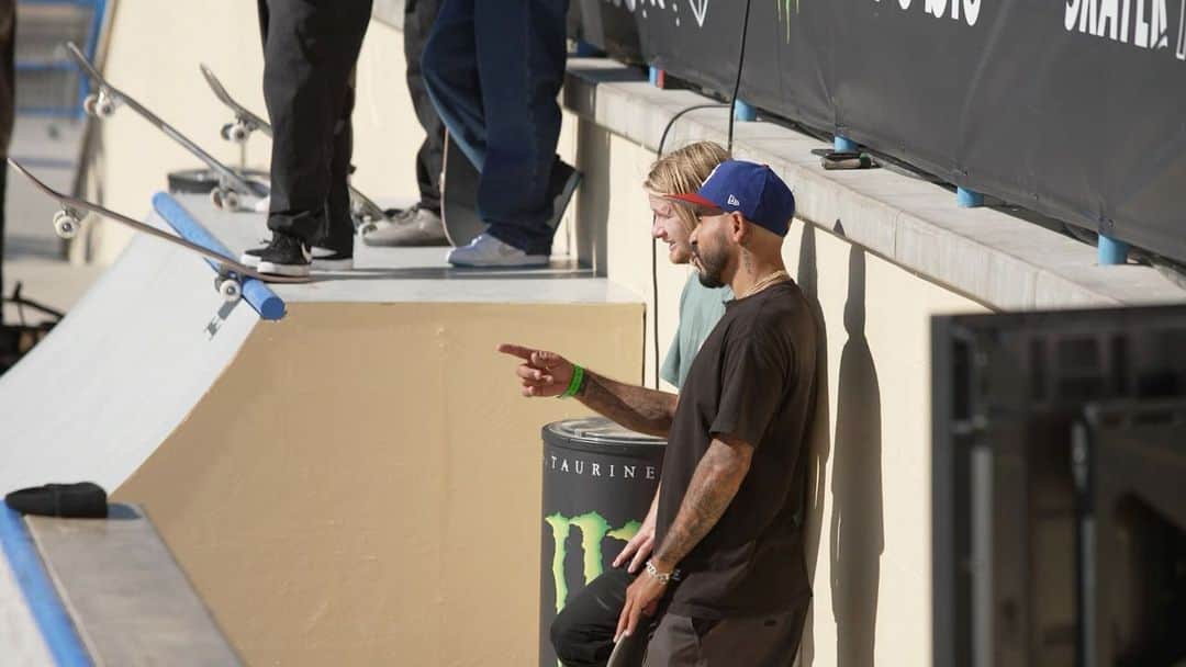 マニー・サンティアゴのインスタグラム：「🎤 @mannysantiago on the mic! Follow along with Manny & crew as they get the practice sesh going in Lake Havasu! 🗣 @visiblemobile」