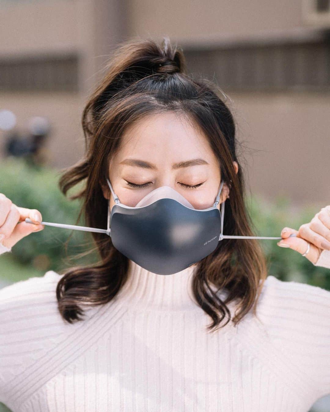 松岡李那さんのインスタグラム写真 - (松岡李那Instagram)「LG PuriCare Mask NEW✨😷 @lghongkong  #puricare口罩型空氣清淨機  #lgpuricare #lghk」11月4日 13時00分 - linahxoxo