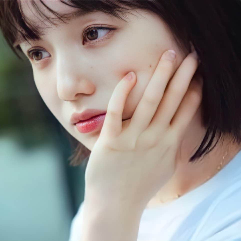 のインスタグラム：「#絶対に「保存」しないでください！ @ayaka_hironaka_fanpage  #弘中アナ #弘中綾香 #アナウンサー #女子アナ #フリーアナウンサー  #女子アナンサー #女子アナ好き #大人可愛い #テレビ朝日 #激レアさんを連れてきた #田中みな実 #かわいい #女優 #あざとくて何が悪いの #あざとい #あざとい系女子 #毒舌キャラ #ayakahironaka #cute #pretty」